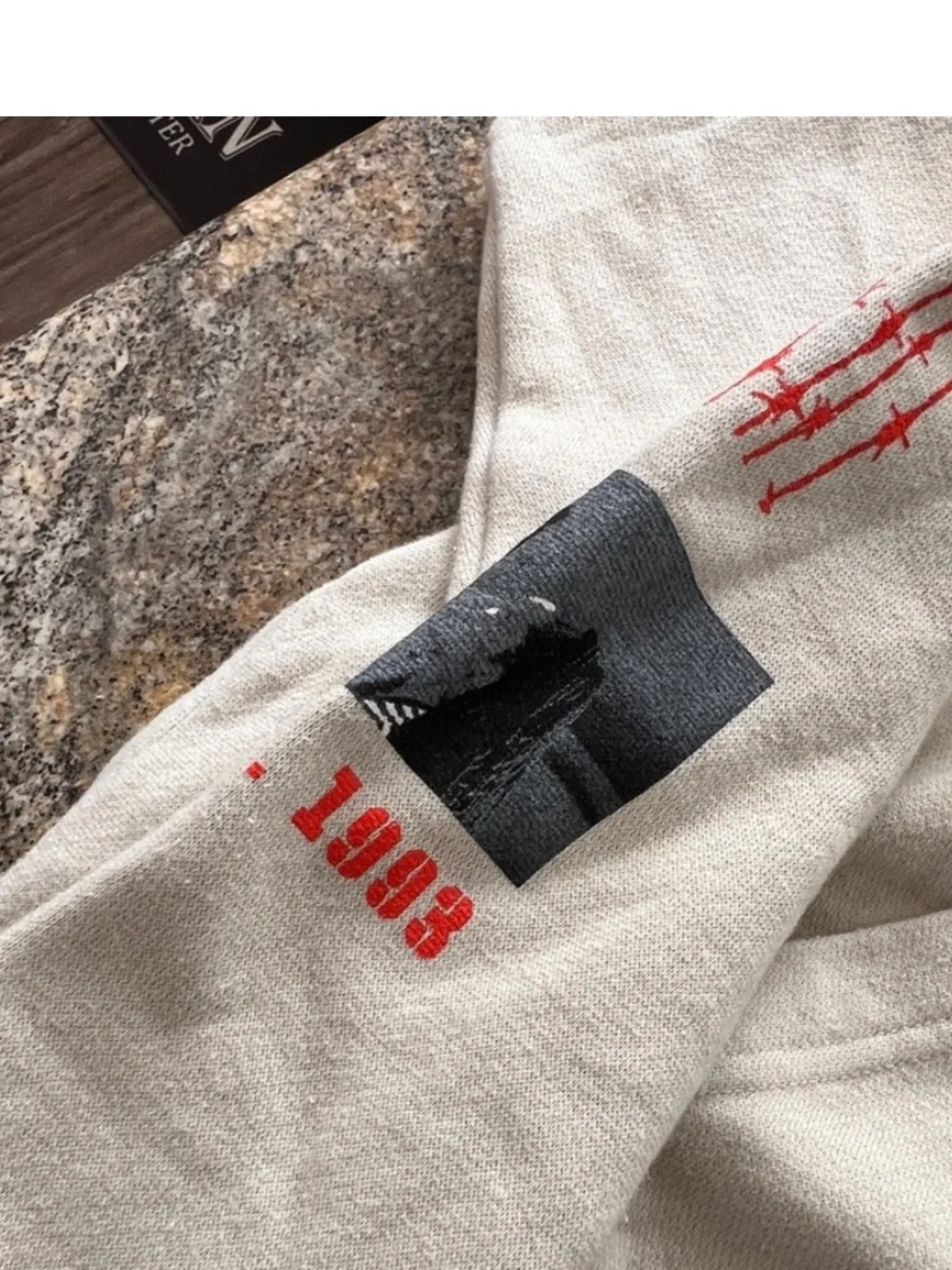N/A beige graphic